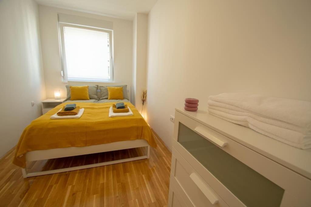 White Fields-Central 2-Bdrm Apartment With Parking Nowy Sad Zewnętrze zdjęcie