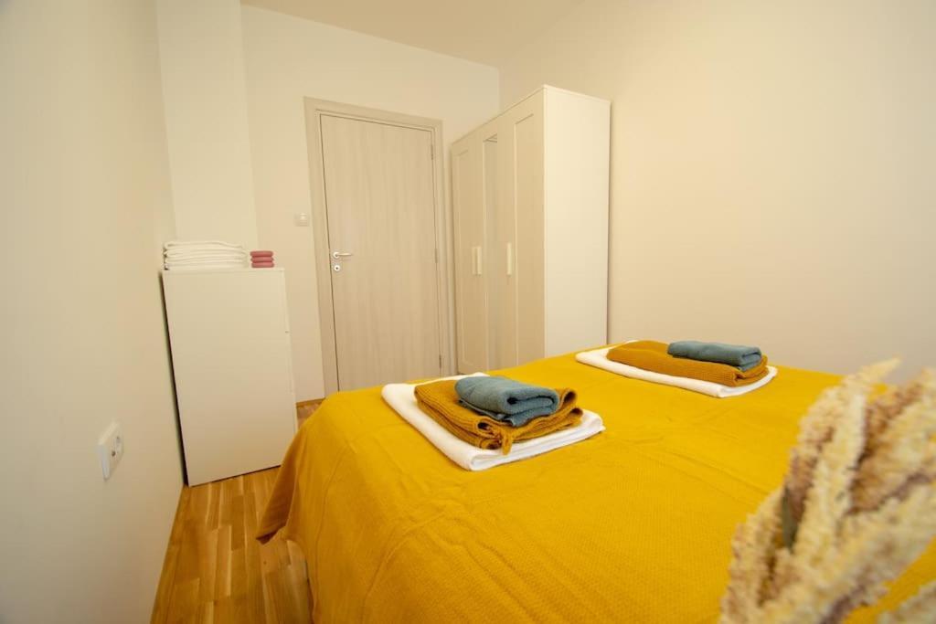 White Fields-Central 2-Bdrm Apartment With Parking Nowy Sad Zewnętrze zdjęcie